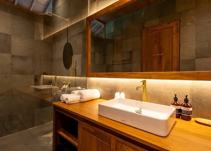 Alam 1 Secluded Garden & Private Pool *